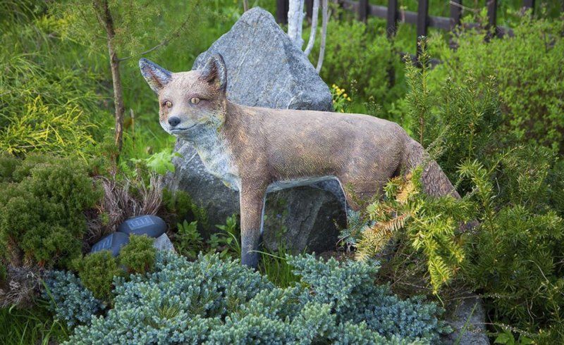 Садовая фигура Лисица